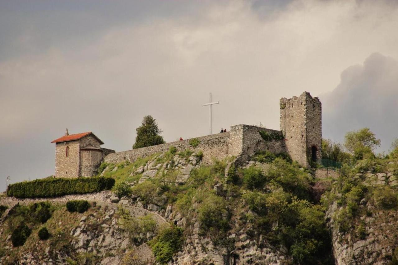 Rocca Dell'Innominato Lecco Exterior photo